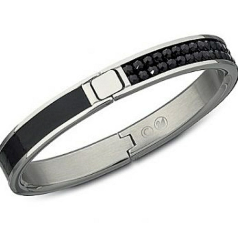 Swarovski clasp bangle